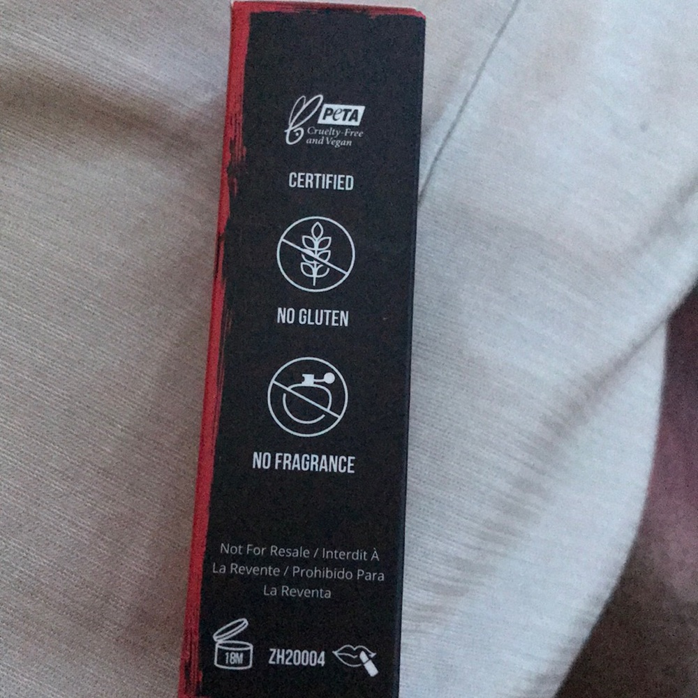 Lipstick - Picture 2 of 6